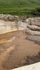 Поручено разобраться с нарушениями на строительстве плотин в Райымбекском районе