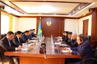 Стратегия развития казахстанской энергетики и привлечение инвестиций – ключевые темы встречи министра Е.Аккенженова с миссией МВФ