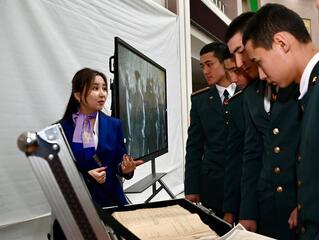 Кадеты военного колледжа рассказали о жизни и боевом пути легендарного полководца на литературном вечере