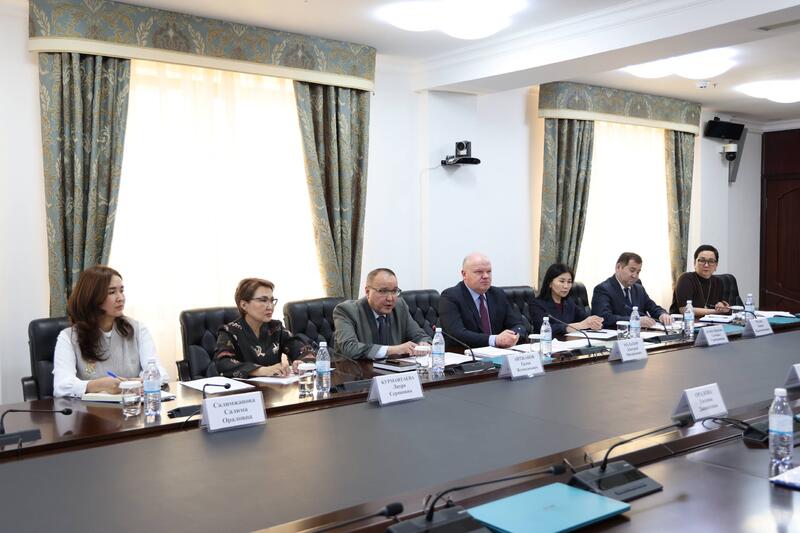 В Высшем Судебном Совете Республики Казахстан состоялась встреча Председателя Совета Дмитрия Малахова с Главой Офиса программ ОБСЕ в Астане Алексеем Роговым