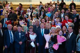 В Кокшетау вручили ключи от 125 квартир очередникам категории СУСН