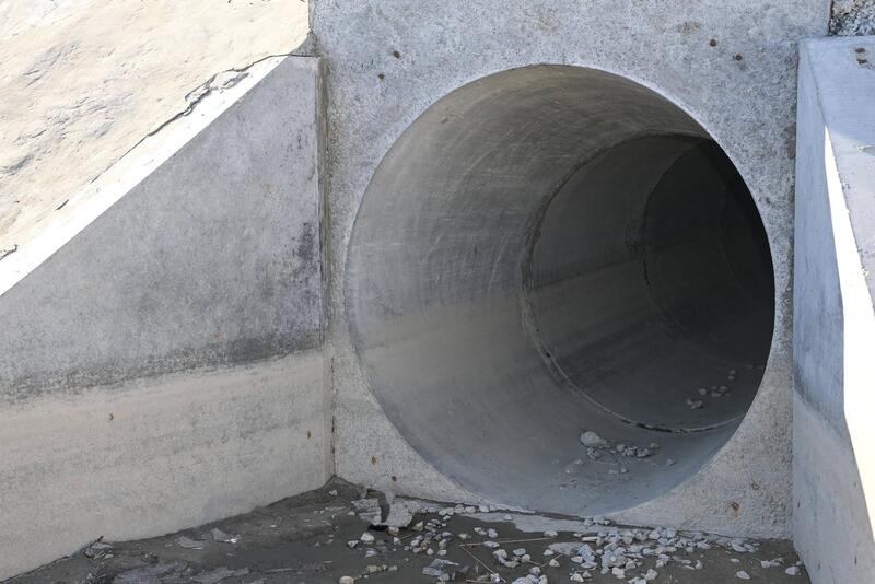 Глава региона ознакомился с ходом реконструкции канала «Кызылжарма» и улицы Сагымбаева