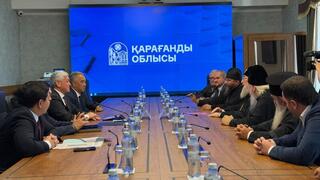 Аким Карагандинской области встретился с митрополитом Астанайским и Казахстанским Александром