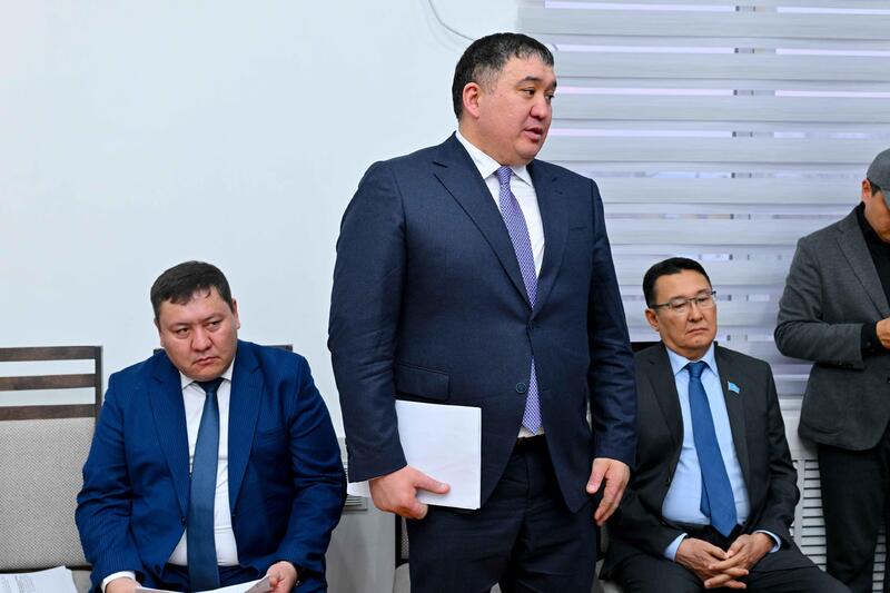 Аким области провел прием жителей Аягозского района по личным вопросам