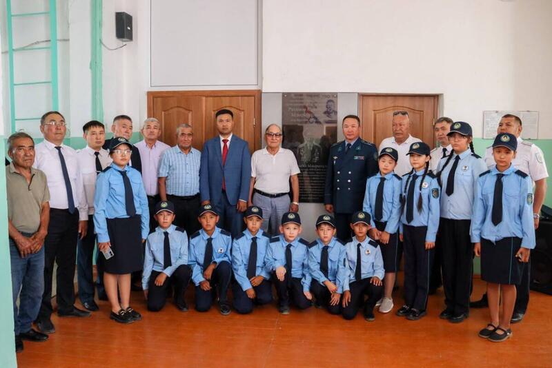 Память о герое: в ВКО увековечили имя ветерана ОВД