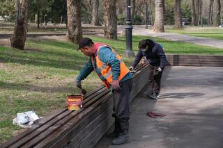 В новые правила благоустройства Алматы включили требования по содержанию парковой мебели