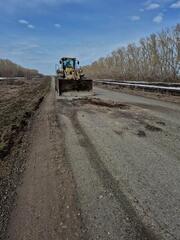 Дорога к границе станет лучше: в ВКО продолжается ремонт трассы