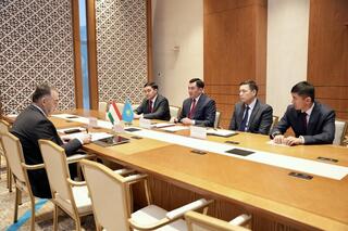 На полях форума Kazenergy состоялись переговоры министров энергетики Казахстана и Таджикистана