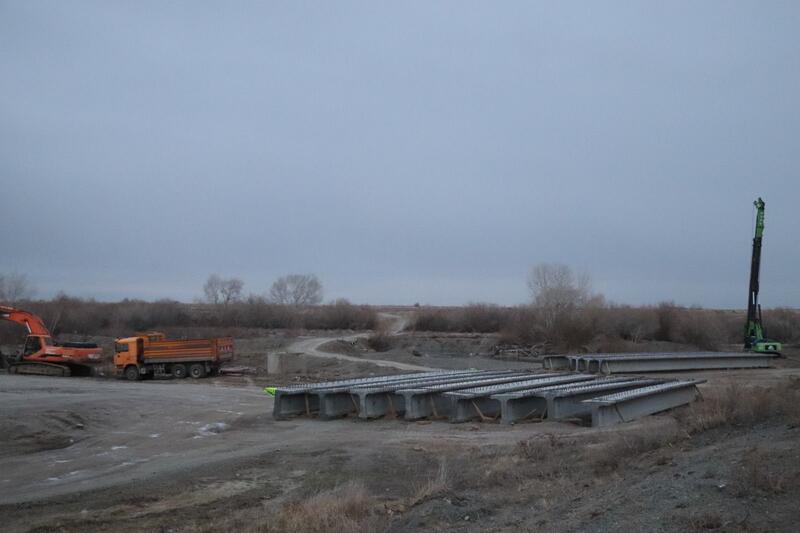 В Кокпектинском районе реконструируют мост, ведущий в село Тассай