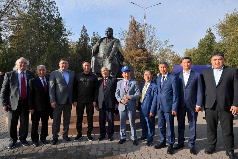 В Шымкенте был показан спектакль «Абай айтқан «Еңлік-Кебек»