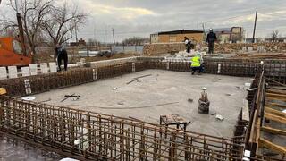 В Каражале ведется строительство крытого плавательного бассейна