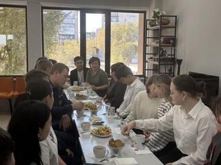 Поколения, связанные трудом и преданностью делу!