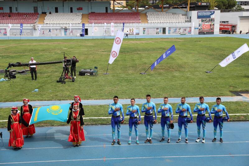 Казахстанская национальная сборная команда серебряные призеры среди мужчин и бронзовые призеры среди женщин в международном чемпионате мира по пожарно-спасательному спорту