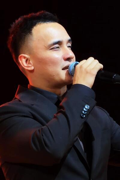 Актюбинцы выразили уважение, встав во время исполнения песни «Әлия»