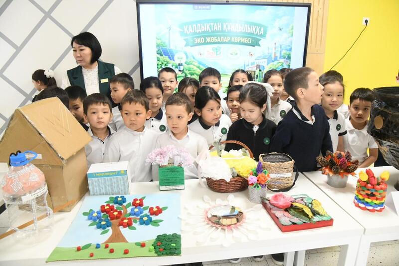 Столичные школьники представили свои эко-идеи на выставке в Астане