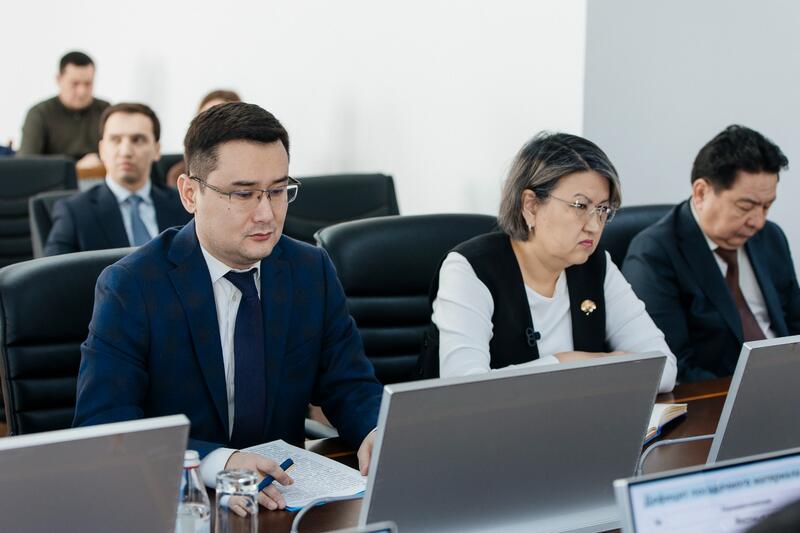 В Атырау состоялось совещание по вопросам экологии и озеленения