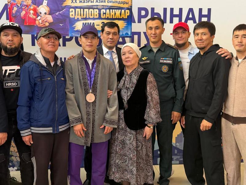 Карагандинский боец ММА вернулся с Азиады с бронзовой медалью