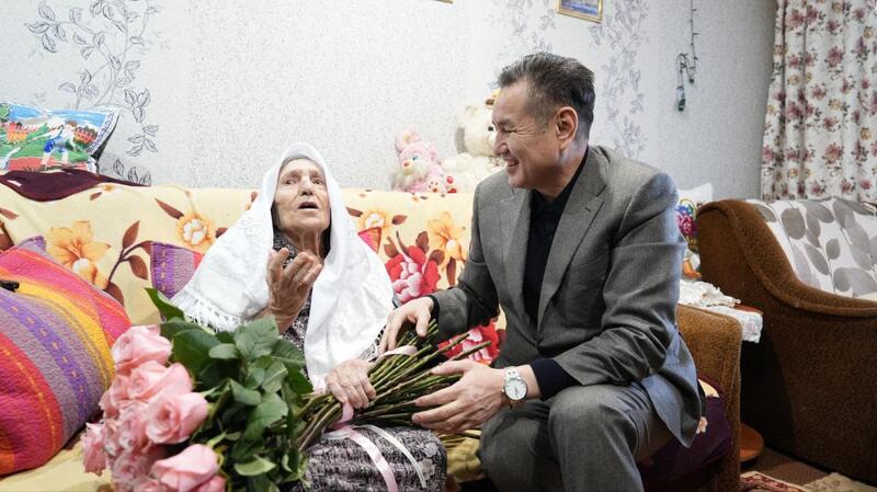 Аким ВКО поздравил с 8 Марта женщин-ветеранов