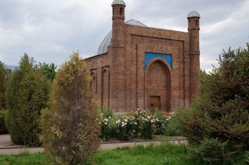 Выполняя поручение Президента: в Жамбылской области построили 35 километров дороги к трём туристическим объектам