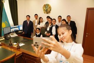 Один день во главе образования: школьники побывали с экскурсией в Министерстве просвещения РК