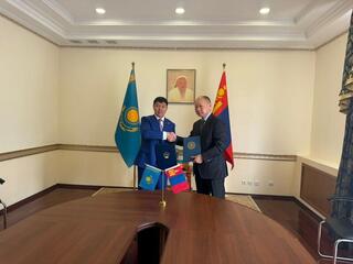 Аким города Ернат Бәзіл встретился с Послом Монголии в Казахстане Гунаажавын Батжаргалом