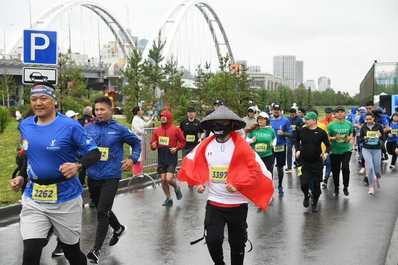 В Астане прошел благотворительный забег