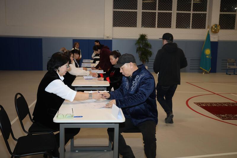Аким Мангистауской области Нурдаулет Килыбай проголосовал на республиканском референдуме