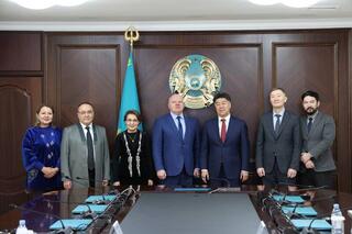 Состоялась рабочая встреча Председателя Высшего Судебного Совета Дмитрия Малахова с Алиханом Байменовым - Председателем Управляющего комитета Астанинского хаба государственной службы