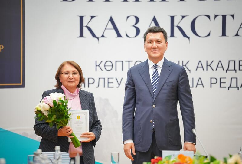 Новая академическая семитомная история Казахстана рекомендована к публикации