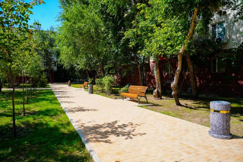 В районе «Байконыр» на месте пустыря появился современный сквер