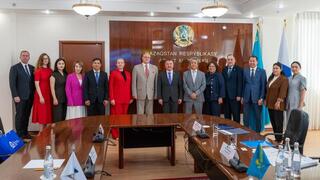 Министр юстиции РК Ерлан Сарсембаев встретился с делегацией Суда Евразийского экономического союза (ЕАЭС)