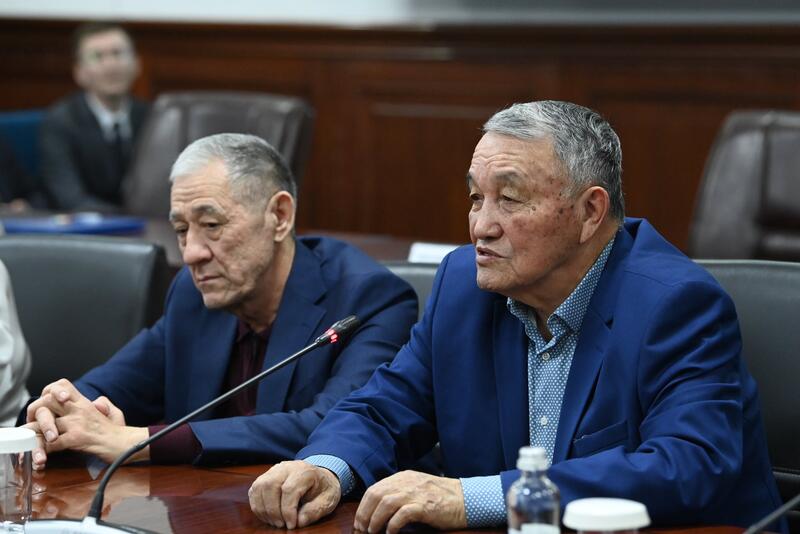 Подписан меморандум о передаче здания частной школы в областную коммунальную собственность