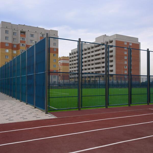 В Павлодаре сегодня произошло по-настоящему знаковое событие — в микрорайоне «Достык» открылась первая в регионе школа будущего, построенная в рамках национального проекта «Келешек мектептері»