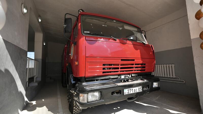 Глава МЧС открыл новый добровольный противопожарный пункт в селе Актерек