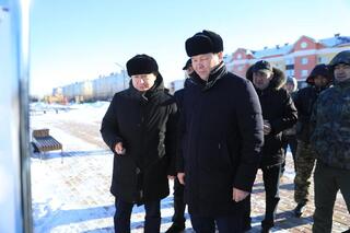 Аким области проверил уборку снега в микрорайоне Есет батыра