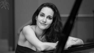 Французская пианистка Кристина Фонлюпт выступит в Караганде
