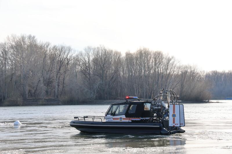 Спасатели МЧС усиливают безопасность на Иртыше