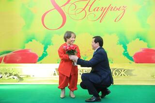 Накануне весеннего праздника актюбинские женщины были удостоены государственных наград