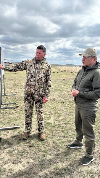 Аким области Асаин Байханов совершил облет Баянаульского района, ознакомился с ходом сброса воды с водохранилищ «Акжар» и «Каратока» Карагандинской области, а также оценил состояние лиманов