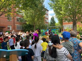 В районе Сарайшык ко Дню защиты детей открыли четыре благоустроенных двора