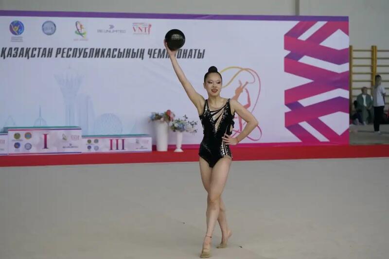 В Астане проходит первенство страны по художественной гимнастике