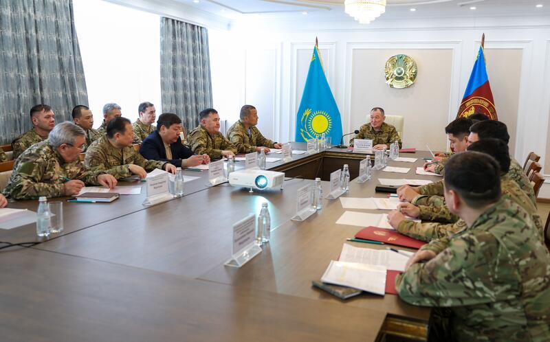 Министр обороны проинспектировал воинские части Сил специальных операций в Астане