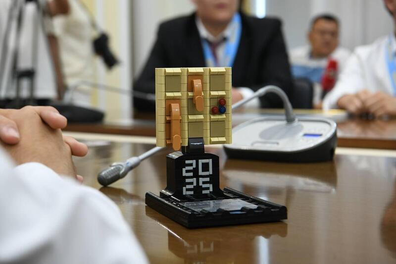 Нариман Турегалиев встретился с победителями международного чемпионата по робототехнике в США