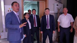 ЗАМЕСТИТЕЛЬ АКИМА ОБЛАСТИ ОЗНАКОМИЛСЯ С РАБОТОЙ ТЕЛЕКАНАЛА TURKISTAN