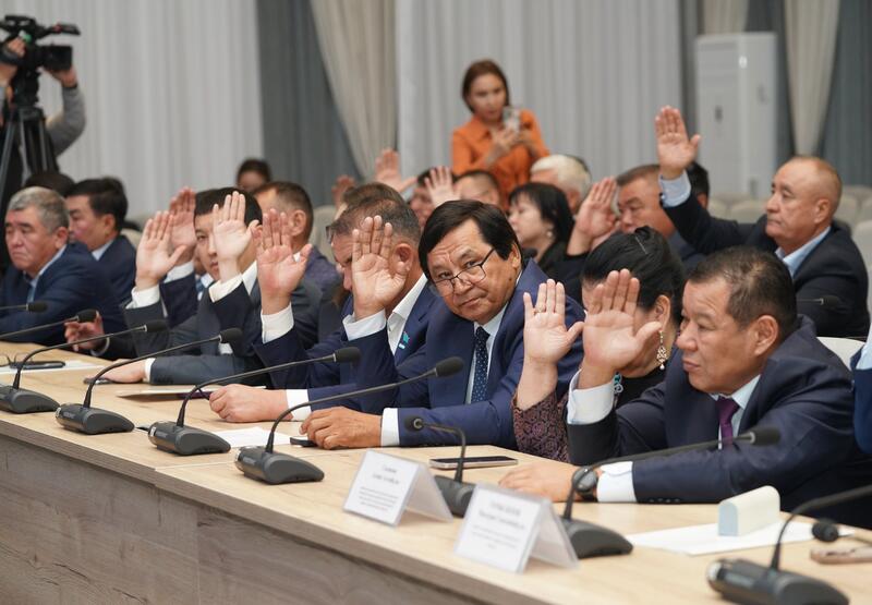 НА ДЕВЯТНАДЦАТОЙ ВНЕОЧЕРЕДНОЙ СЕССИИ ТУРКЕСТАНСКОГО ОБЛАСТНОГО МАСЛИХАТА РАССМОТРЕЛИ 8 ВОПРОСОВ