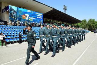 День защитника Отечества: в Университете Абая прошло военно-патриотическое шествие