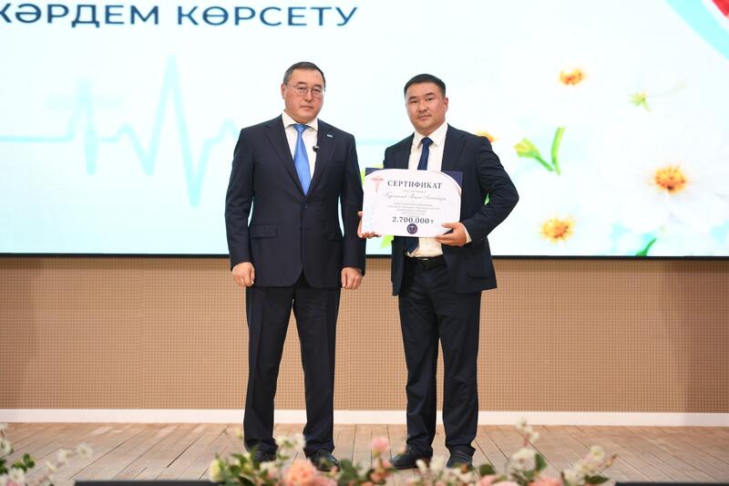 Передано 70 автомобилей скорой медицинской помощи