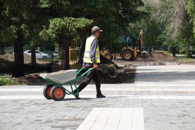 В Усть-Каменогорске возле областной филармонии появится сквер с двумя фонтанами