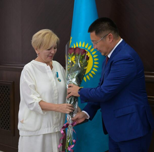 В Павлодарской области вручили медали в честь 30-летия Конституции