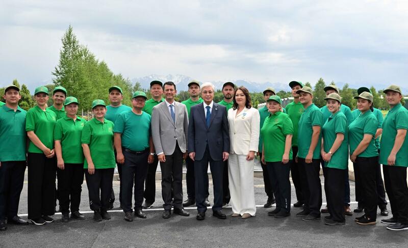 Глава государства посетил тепличный комплекс GREEN ЕСО